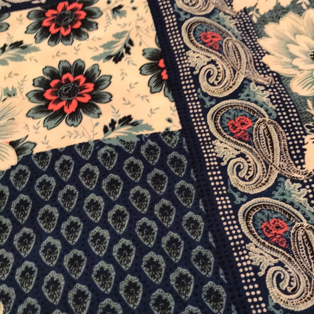 Patterned blouse - Picture 2 of 2